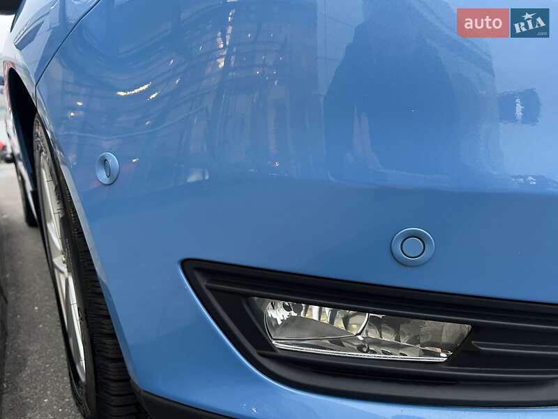 Хэтчбек Ford Focus 2016 в Киеве