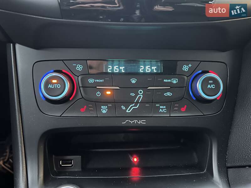 Хэтчбек Ford Focus 2016 в Киеве