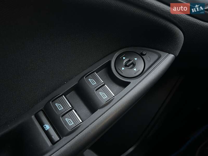 Хэтчбек Ford Focus 2016 в Киеве