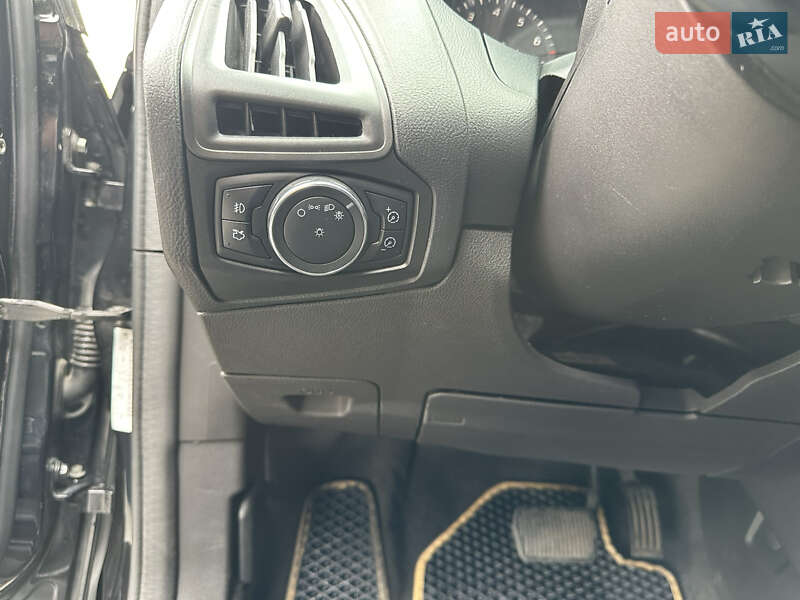Хэтчбек Ford Focus 2013 в Киеве фото 15 Хэтчбек Ford Focus 2013 в Киеве