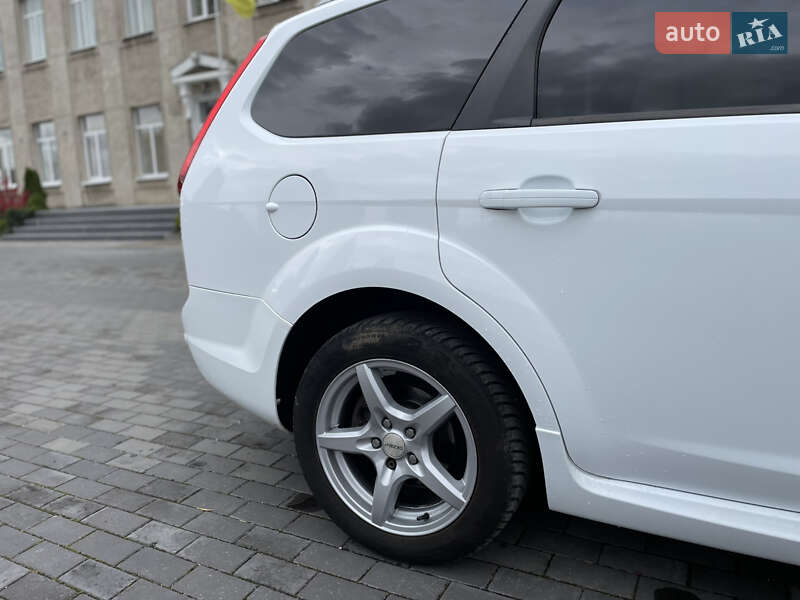 Універсал Ford Focus 2009 в Вишнівці