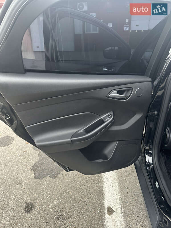 Хэтчбек Ford Focus 2016 в Киеве фото 22 Хэтчбек Ford Focus 2016 в Киеве
