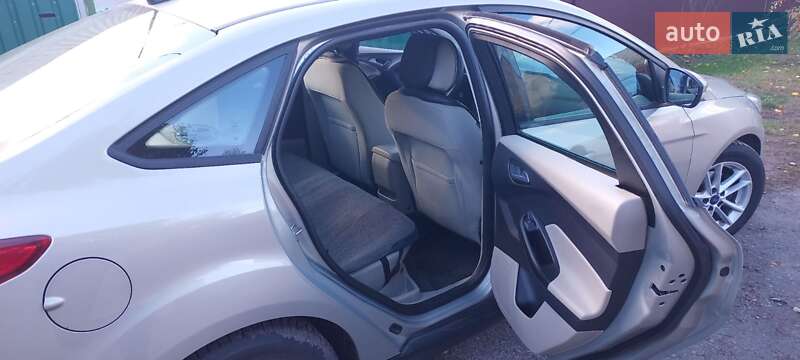Седан Ford Focus 2015 в Черкасах фото 2 Седан Ford Focus 2015 в Черкасах