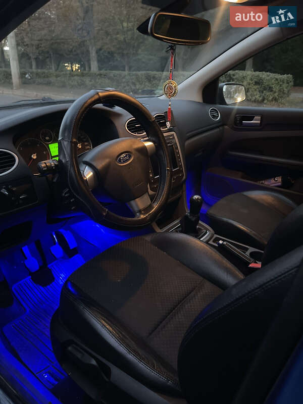 Хэтчбек Ford Focus 2004 в Луцке фото 3 Хэтчбек Ford Focus 2004 в Луцке