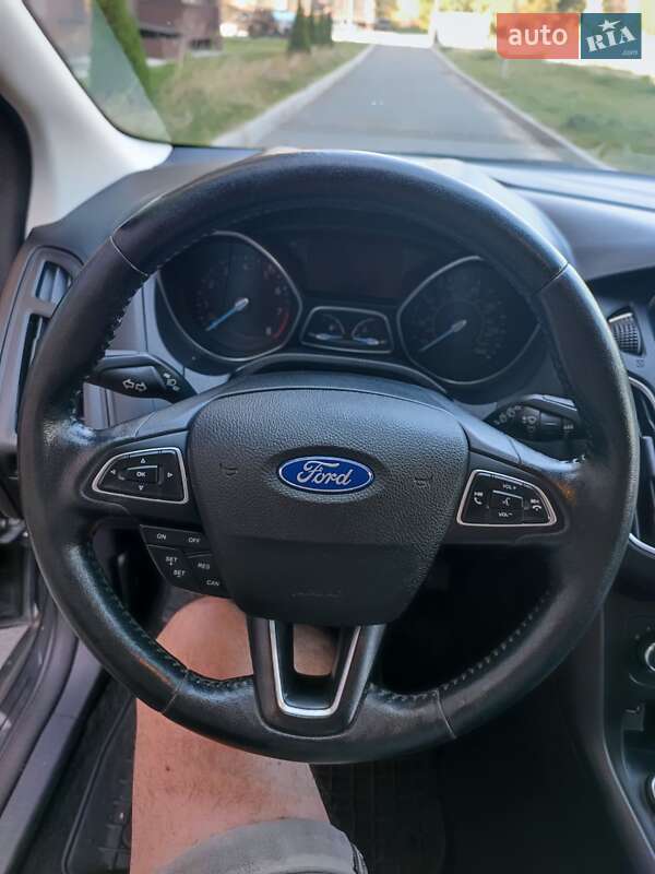 Хетчбек Ford Focus 2015 в Чернігові фото 4 Хетчбек Ford Focus 2015 в Чернігові