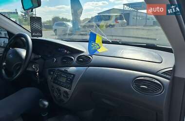 Хэтчбек Ford Focus 2002 в Нововолынске