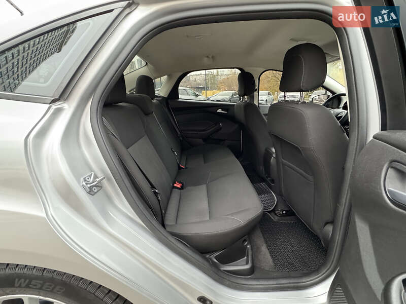 Седан Ford Focus 2017 в Дніпрі фото 44 Седан Ford Focus 2017 в Дніпрі