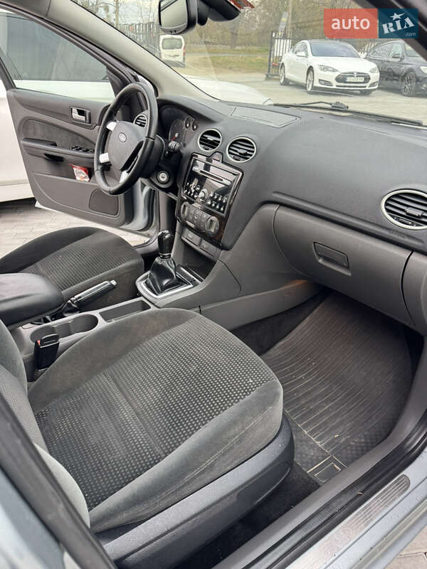 Хетчбек Ford Focus 2005 в Чернівцях фото 16 Хетчбек Ford Focus 2005 в Чернівцях