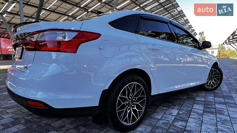 Седан Ford Focus 2013 в Винниках