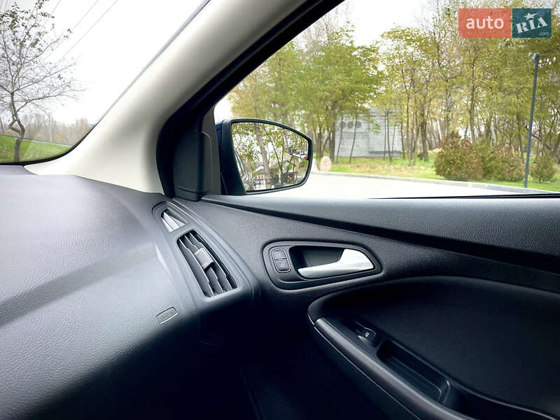 Хэтчбек Ford Focus 2017 в Киеве