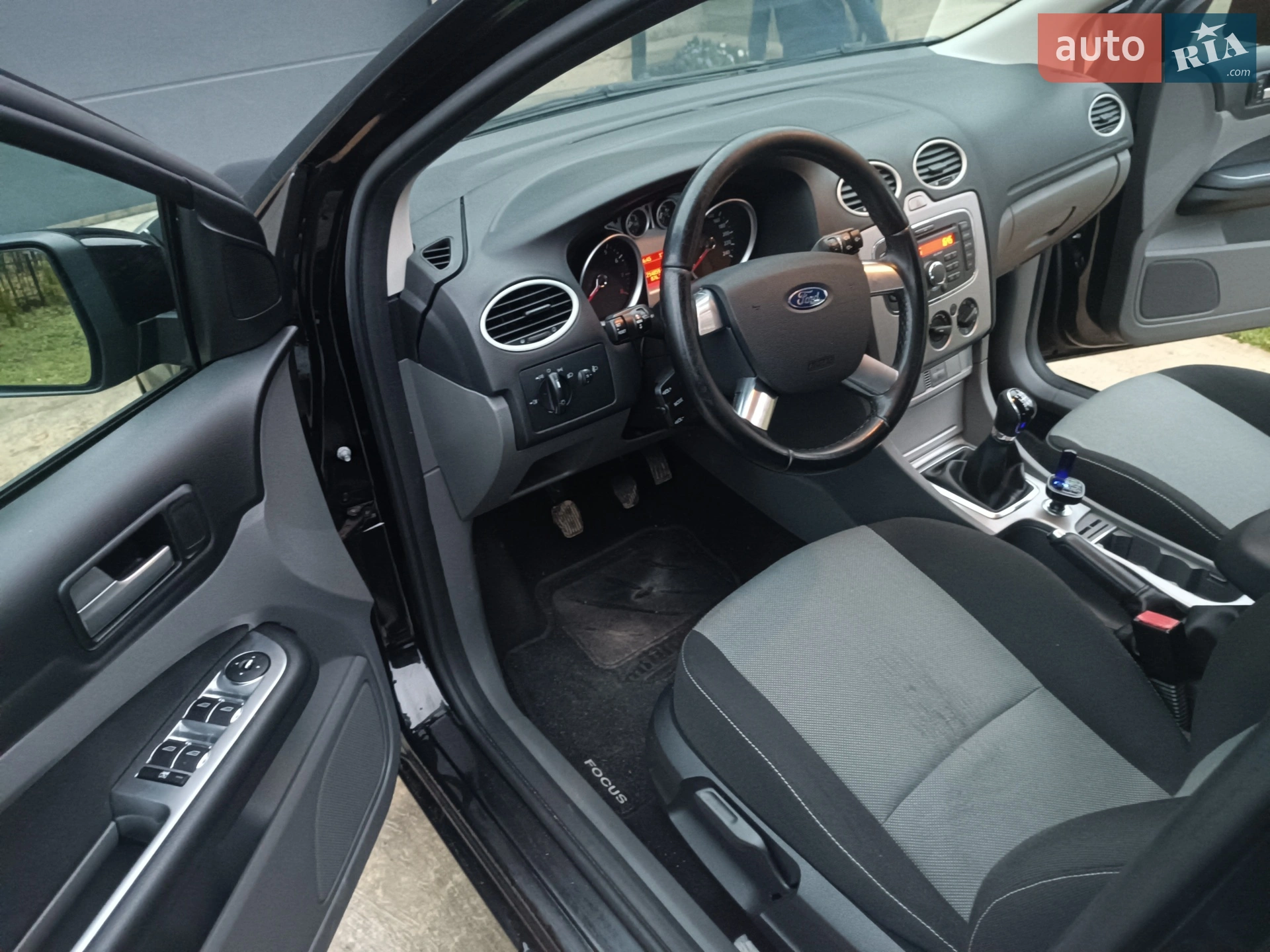 2010 Ford Focus - мініатюра 14