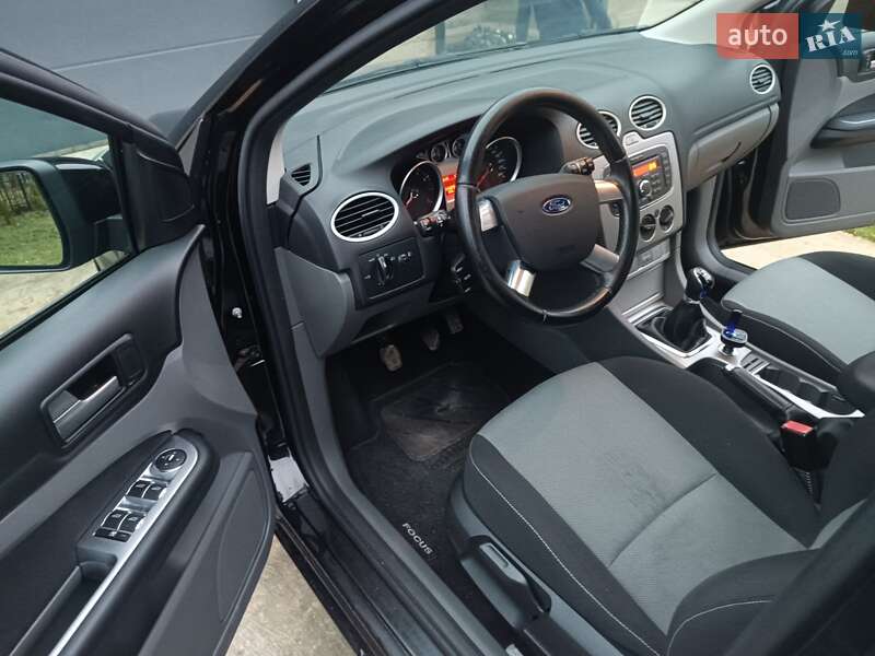 Седан Ford Focus 2010 в Сторожинці