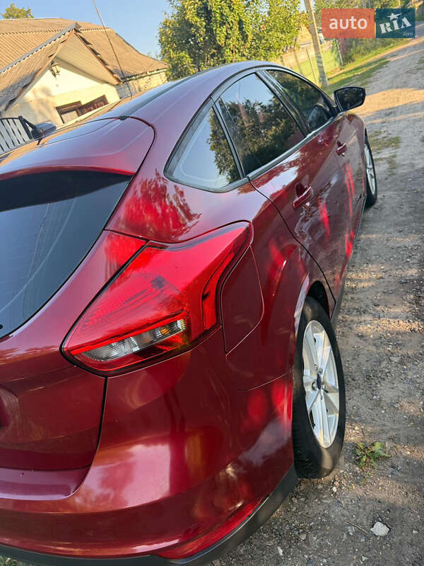Хэтчбек Ford Focus 2015 в Киеве
