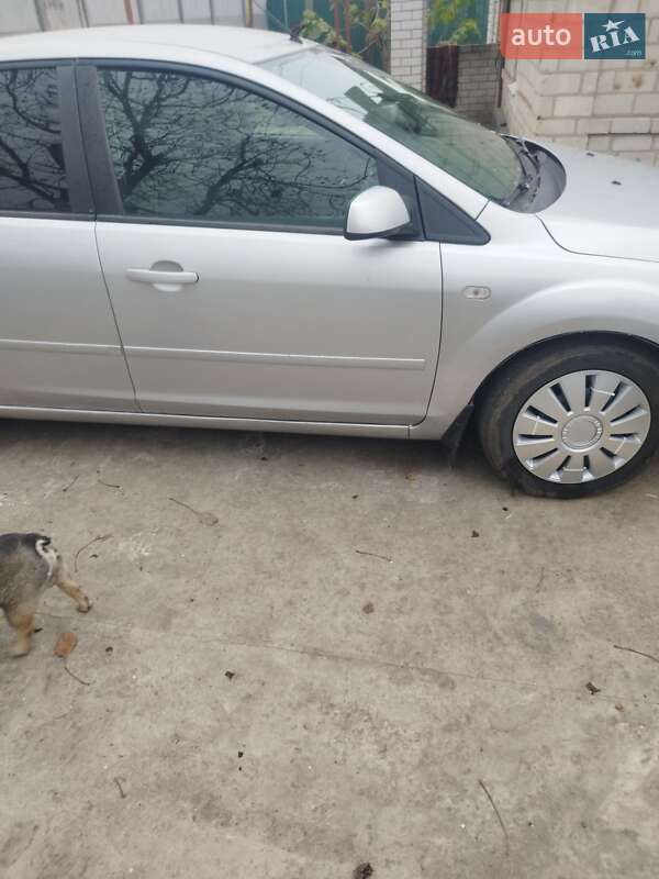 Хетчбек Ford Focus 2007 в Царичанці
