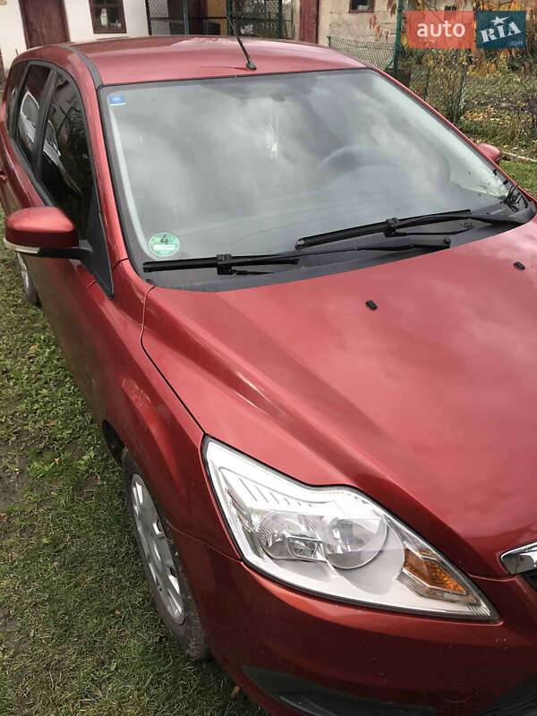 Универсал Ford Focus 2008 в Красном