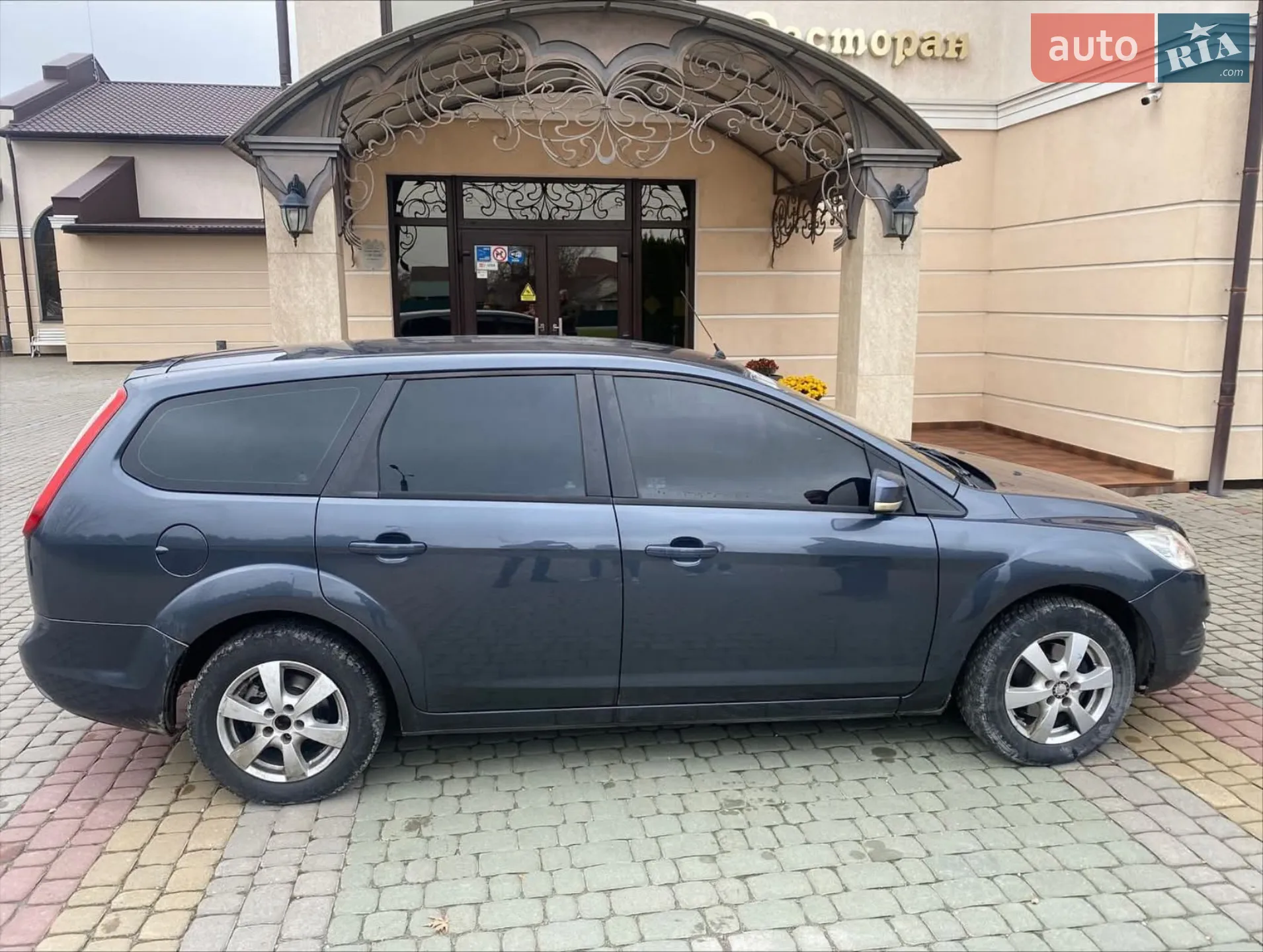 2010 Ford Focus - мініатюра 4