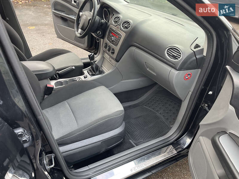 Хетчбек Ford Focus 2010 в Житомирі