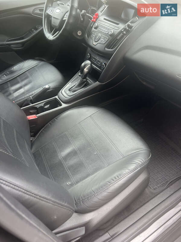 Седан Ford Focus 2015 в Львові