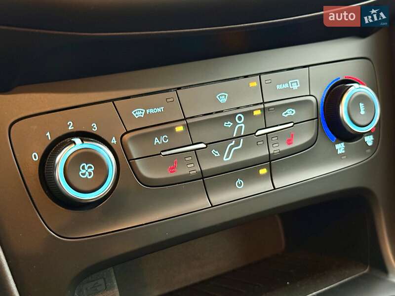 Хэтчбек Ford Focus 2017 в Киеве