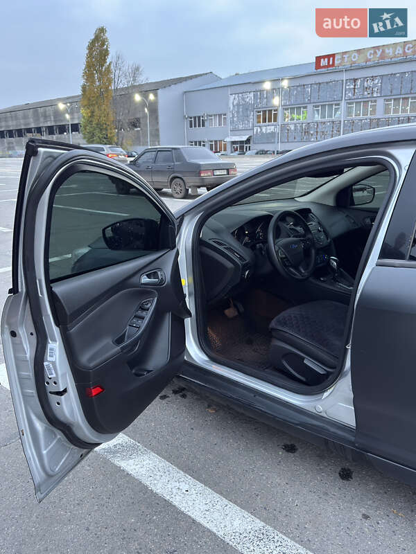 Хетчбек Ford Focus 2015 в Полтаві фото 6 Хетчбек Ford Focus 2015 в Полтаві