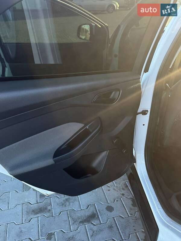 Седан Ford Focus 2013 в Луцке фото 9 Седан Ford Focus 2013 в Луцке