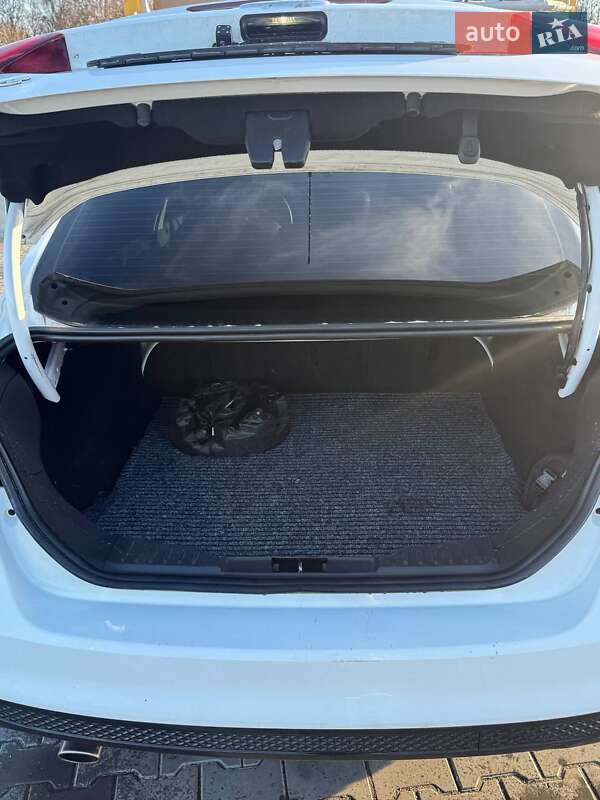 Седан Ford Focus 2013 в Луцке фото 6 Седан Ford Focus 2013 в Луцке