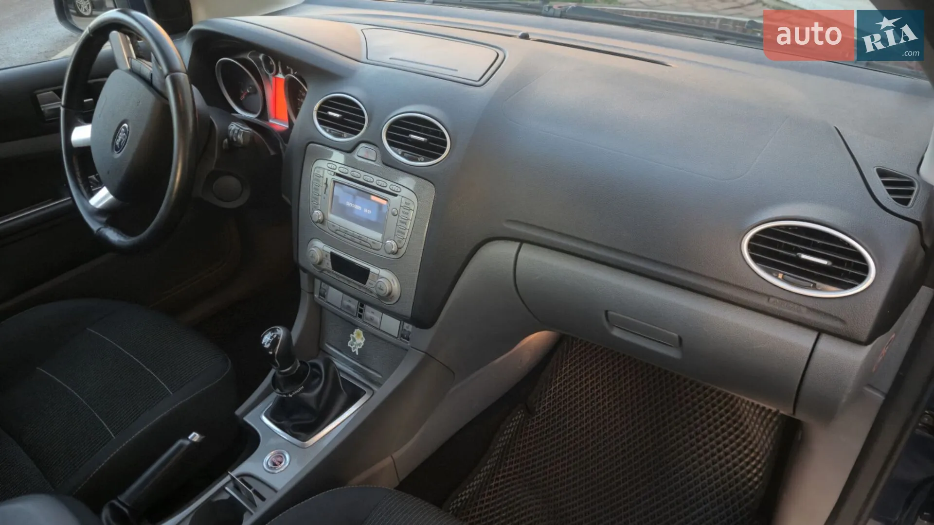 2010 Ford Focus - мініатюра 20