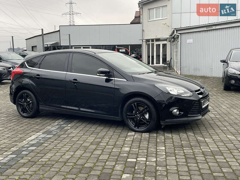 Хэтчбек Ford Focus 2012 в Мукачево