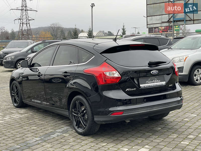 Хэтчбек Ford Focus 2012 в Мукачево