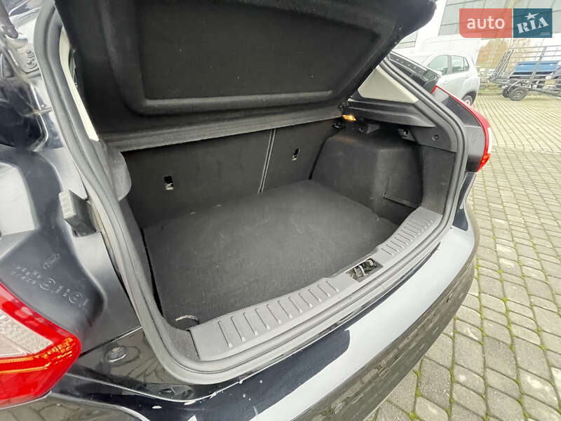 Хэтчбек Ford Focus 2012 в Мукачево