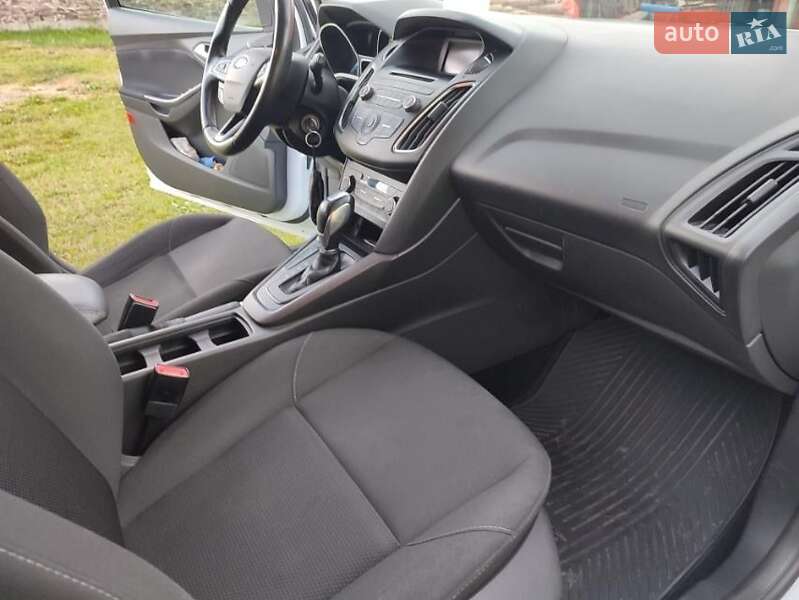 Хэтчбек Ford Focus 2016 в Межгорье фото 4 Хэтчбек Ford Focus 2016 в Межгорье