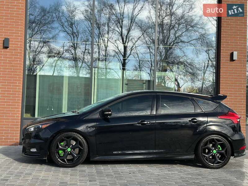 Хэтчбек Ford Focus 2017 в Киеве