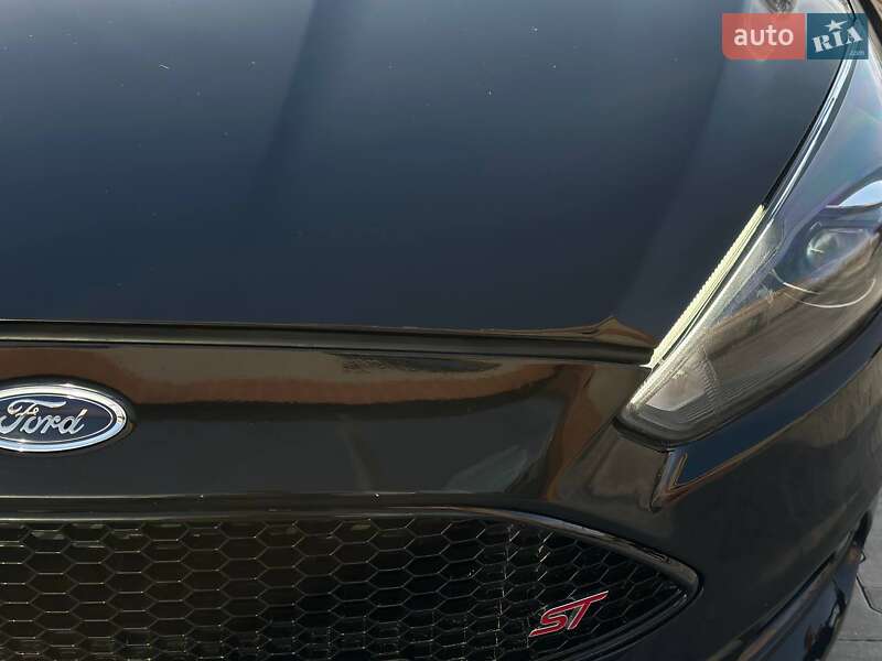 Хэтчбек Ford Focus 2017 в Киеве