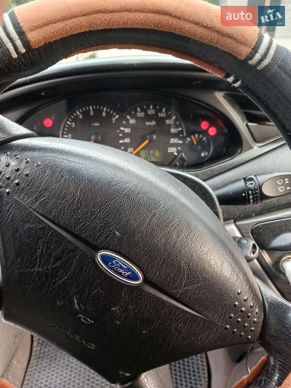 Універсал Ford Focus 2000 в Івано-Франківську