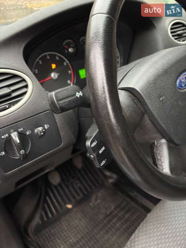 Хетчбек Ford Focus 2006 в Києві фото 9 Хетчбек Ford Focus 2006 в Києві