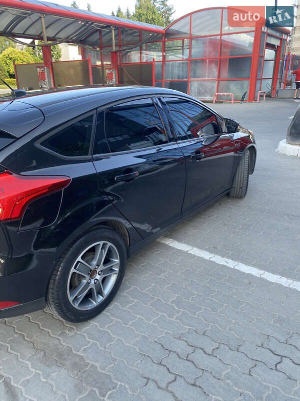 Хетчбек Ford Focus 2015 в Львові