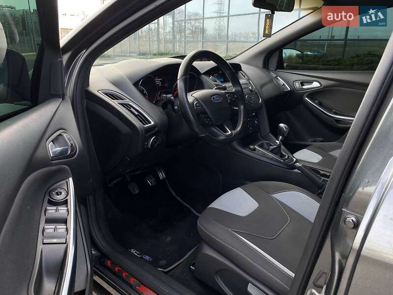 Хетчбек Ford Focus 2018 в Дніпрі фото 14 Хетчбек Ford Focus 2018 в Дніпрі