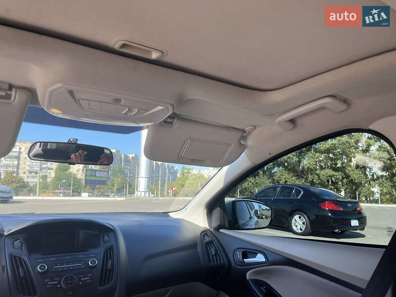 Седан Ford Focus 2015 в Киеве фото 22 Седан Ford Focus 2015 в Киеве