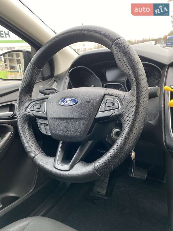 Седан Ford Focus 2017 в Киеве фото 18 Седан Ford Focus 2017 в Киеве