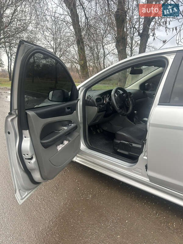 Хэтчбек Ford Focus 2011 в Первомайске