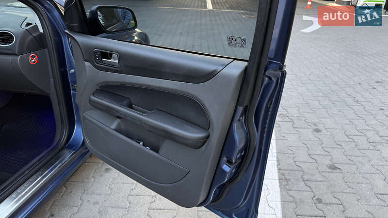 Седан Ford Focus 2005 в Киеве