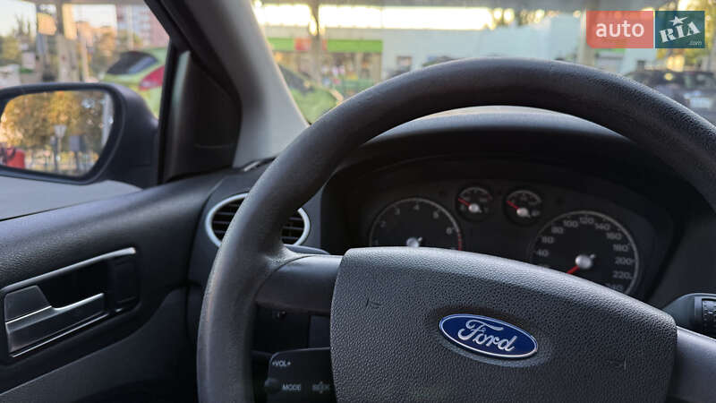 Седан Ford Focus 2005 в Киеве