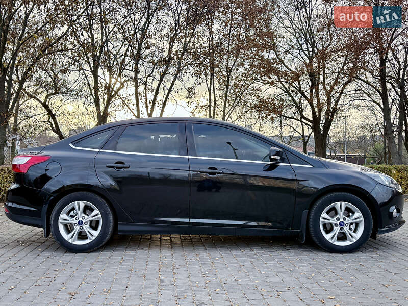 Хетчбек Ford Focus 2012 в Кам'янському фото 3 Хетчбек Ford Focus 2012 в Кам'янському