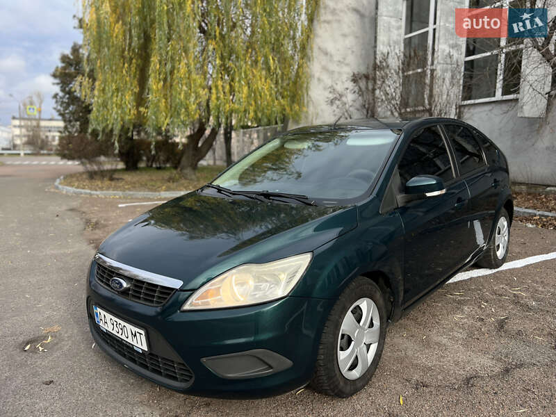 Хэтчбек Ford Focus 2008 в Обухове