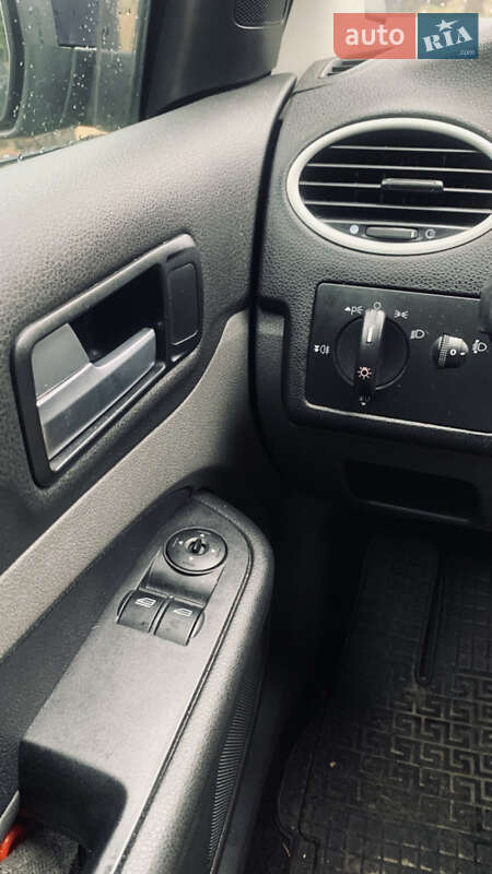 Хетчбек Ford Focus 2006 в Борщеві