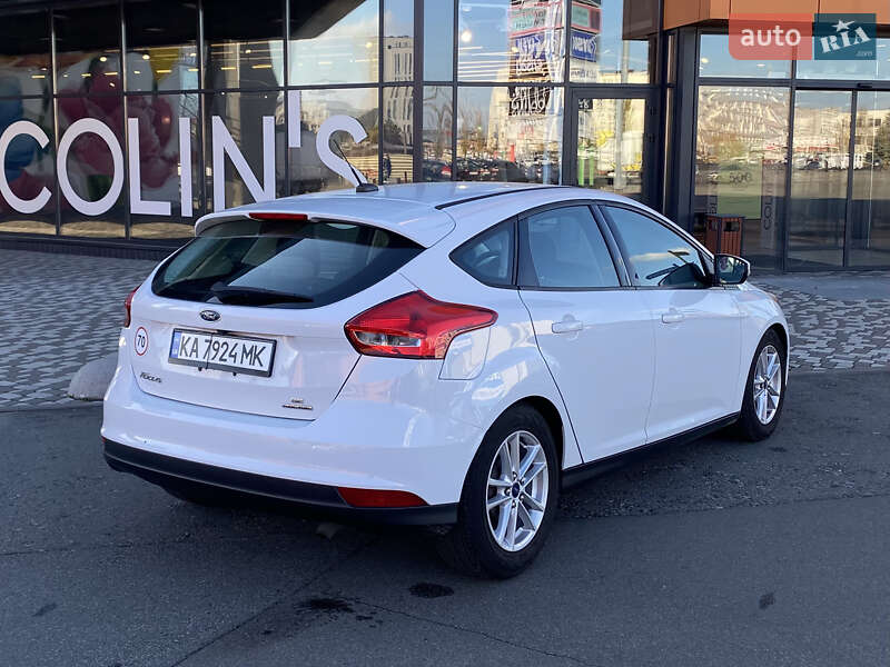 Хэтчбек Ford Focus 2015 в Киеве