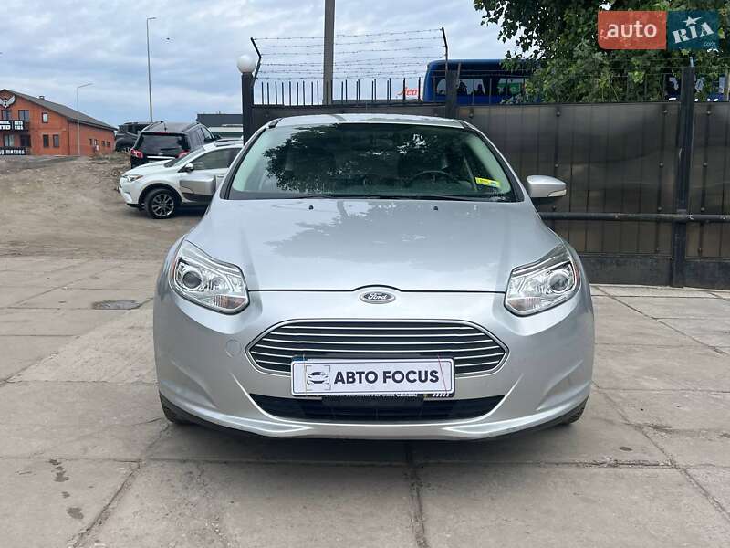 Седан Ford Focus 2016 в Киеве
