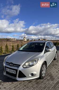 Хетчбек Ford Focus 2012 в Золочеві