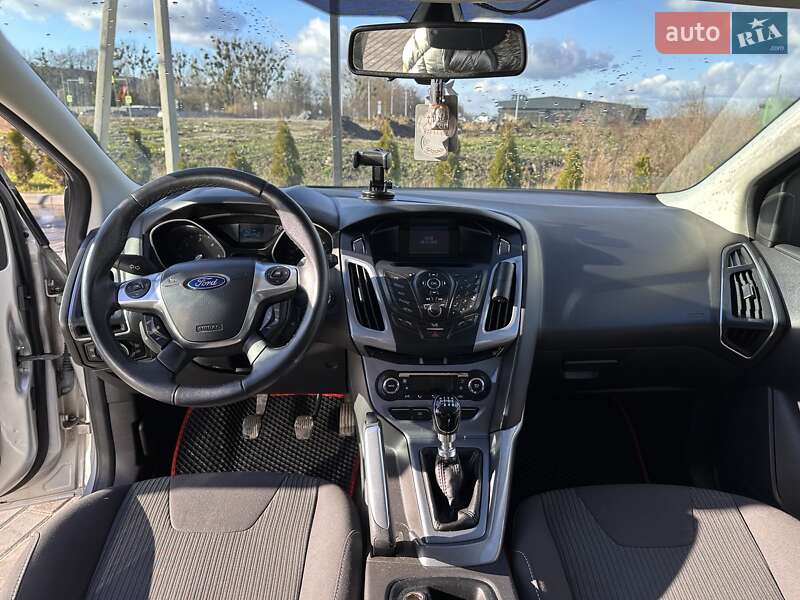 Хэтчбек Ford Focus 2012 в Золочеве фото 9 Хэтчбек Ford Focus 2012 в Золочеве