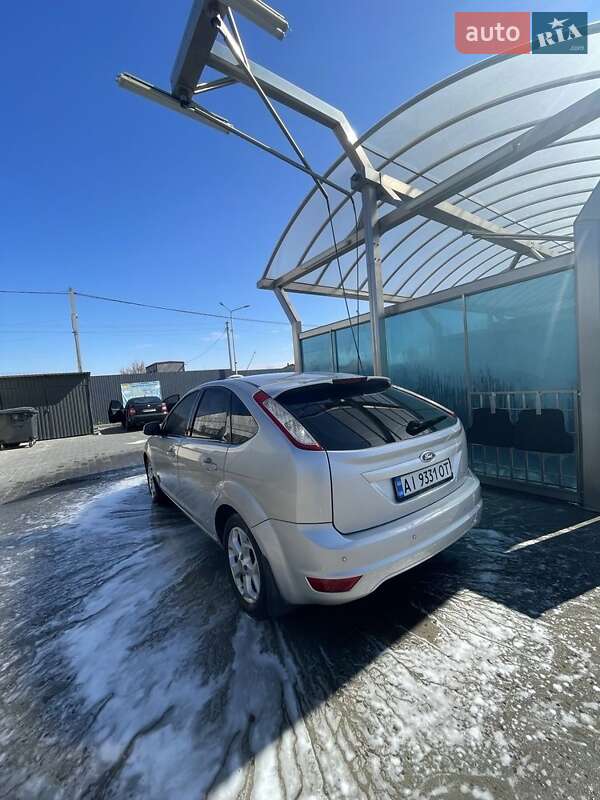 Хэтчбек Ford Focus 2010 в Буче